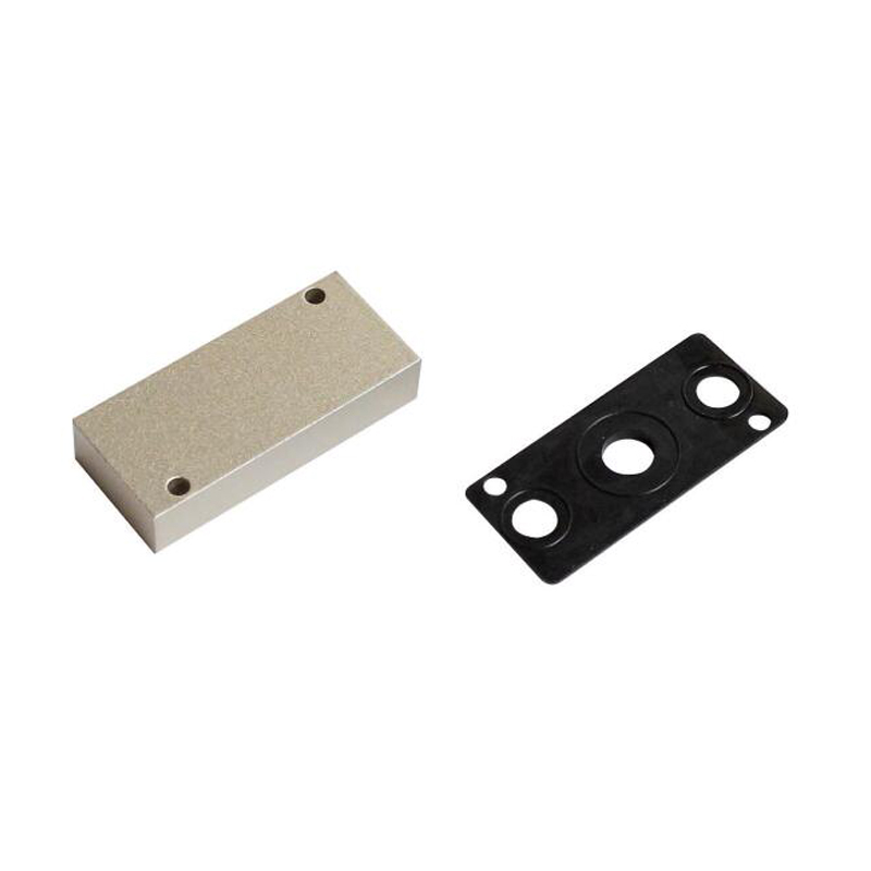 Bottom mounted valve manifold plate matching blind plate